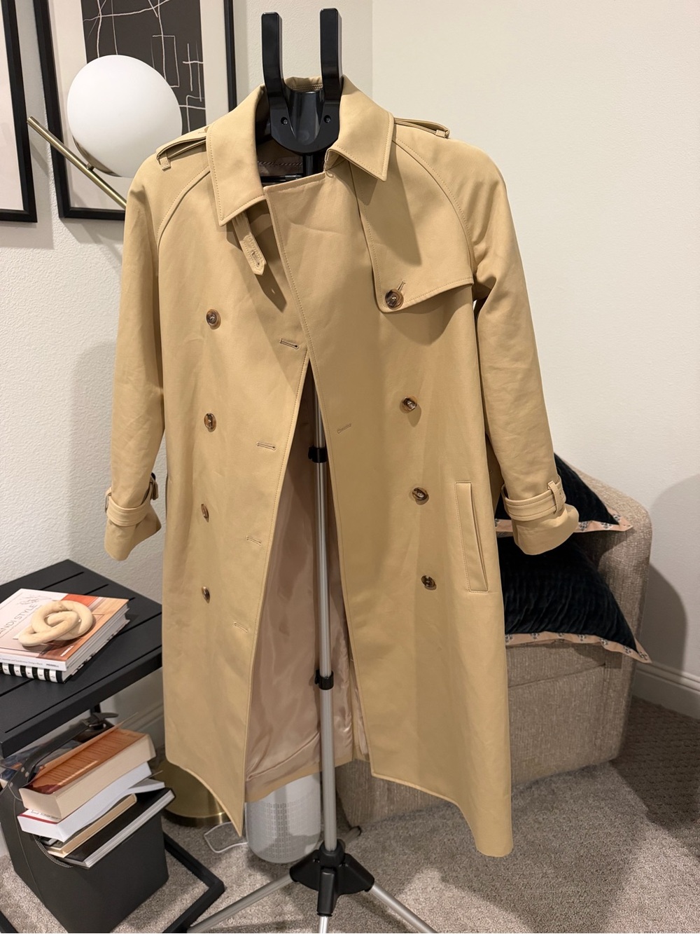 Classic Men’s Tan Trench Coat